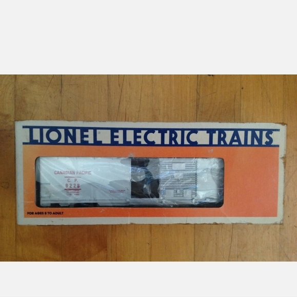 Lionel Electric Trains Canadian Pacific Operating Box Car 6-9228 Vintage 1980's - Picture 2 of 11